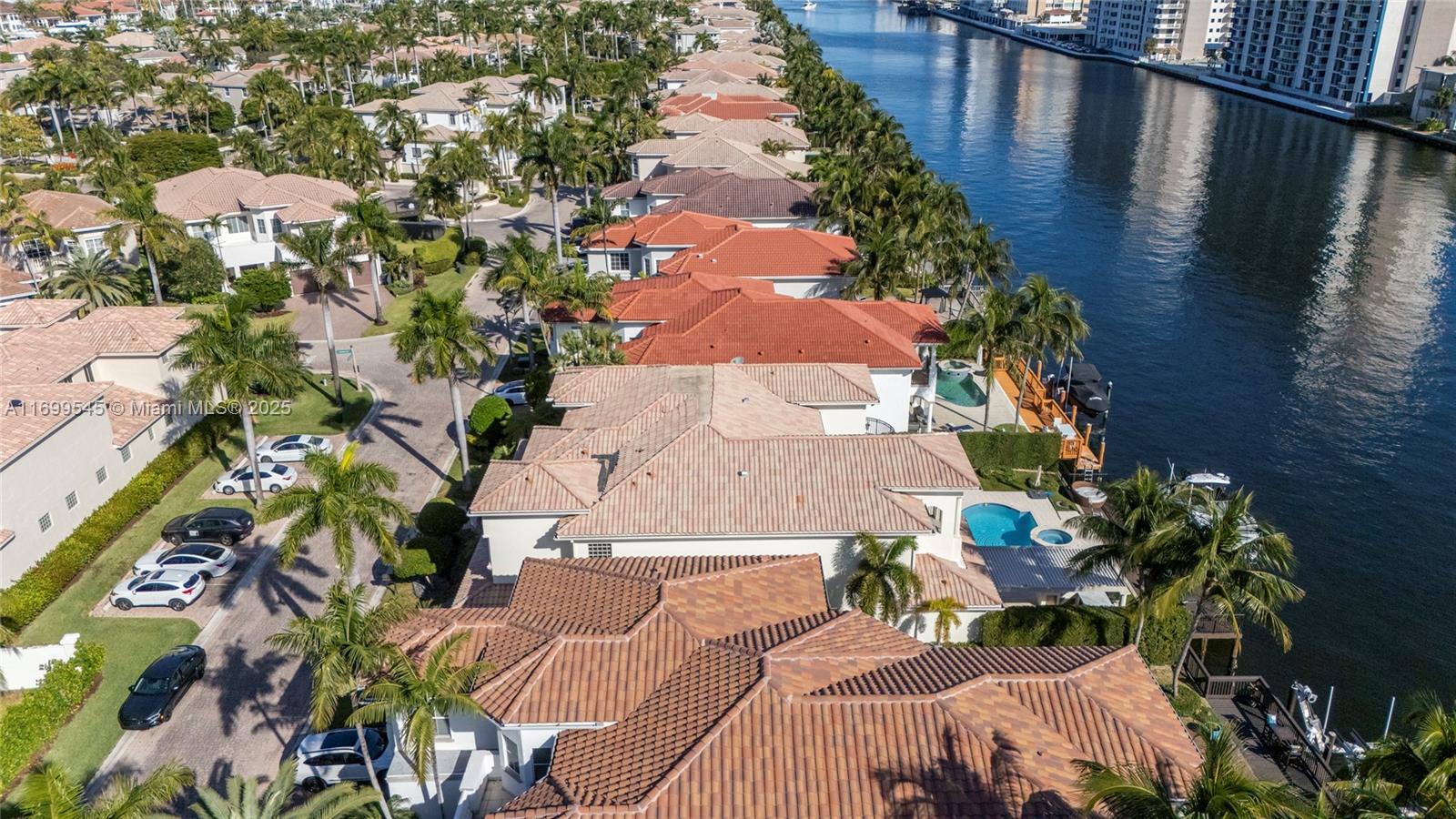 1555 Windjammer Way Hollywood, FL 33019