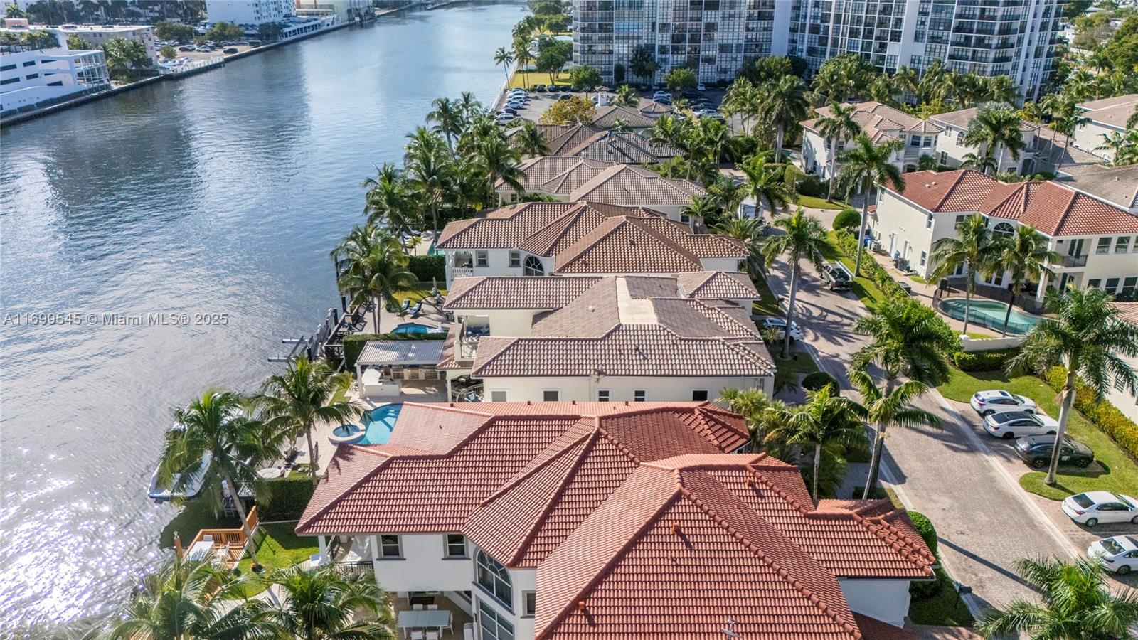 1555 Windjammer Way Hollywood, FL 33019