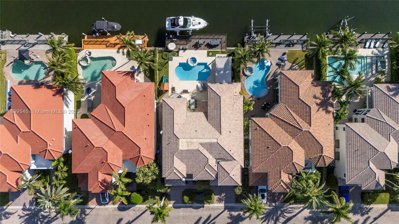 1555 Windjammer Way Hollywood, FL 33019