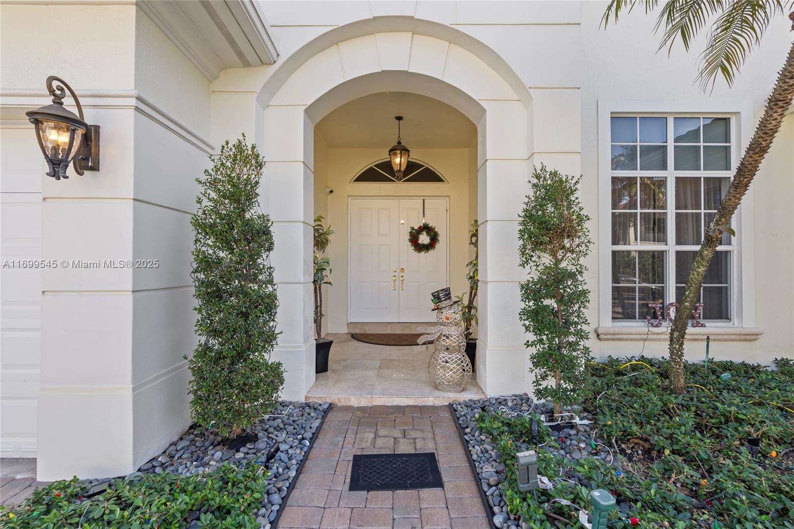 1555 Windjammer Way Hollywood, FL 33019