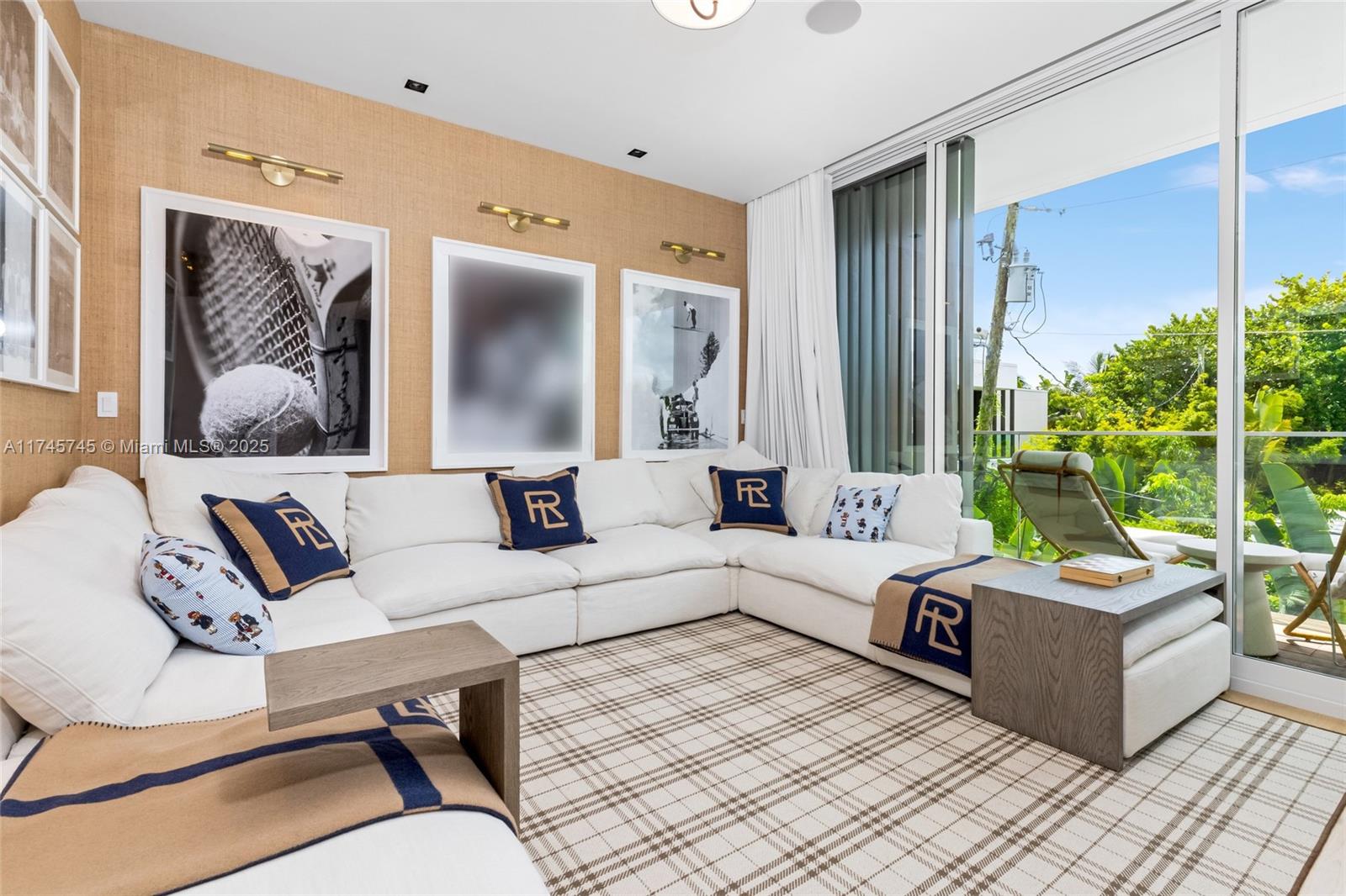 810 W 47th Ct - The Ritz Carlton Miami Bch Miami Beach, FL 33140