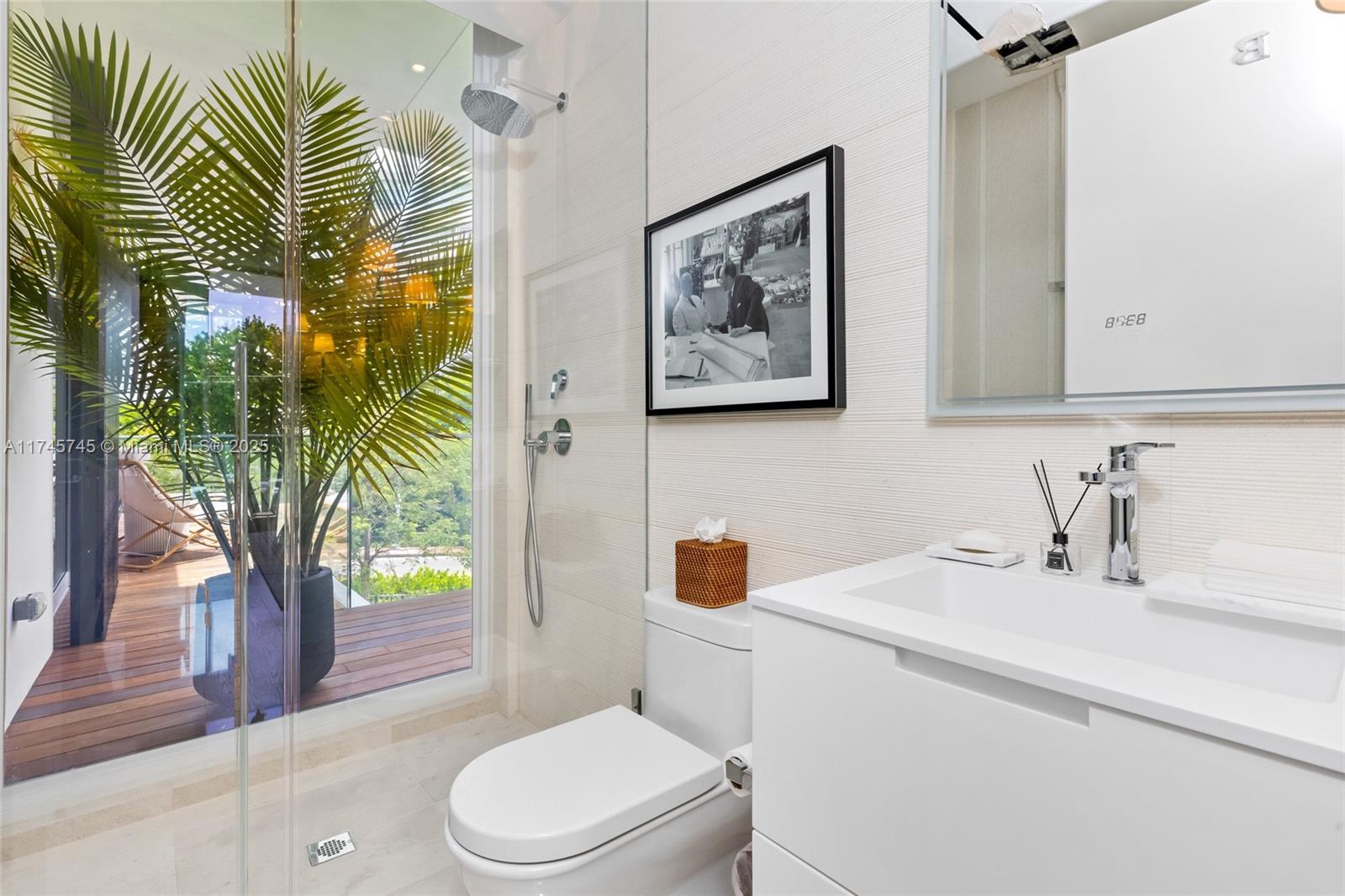 810 W 47th Ct - The Ritz Carlton Miami Bch Miami Beach, FL 33140