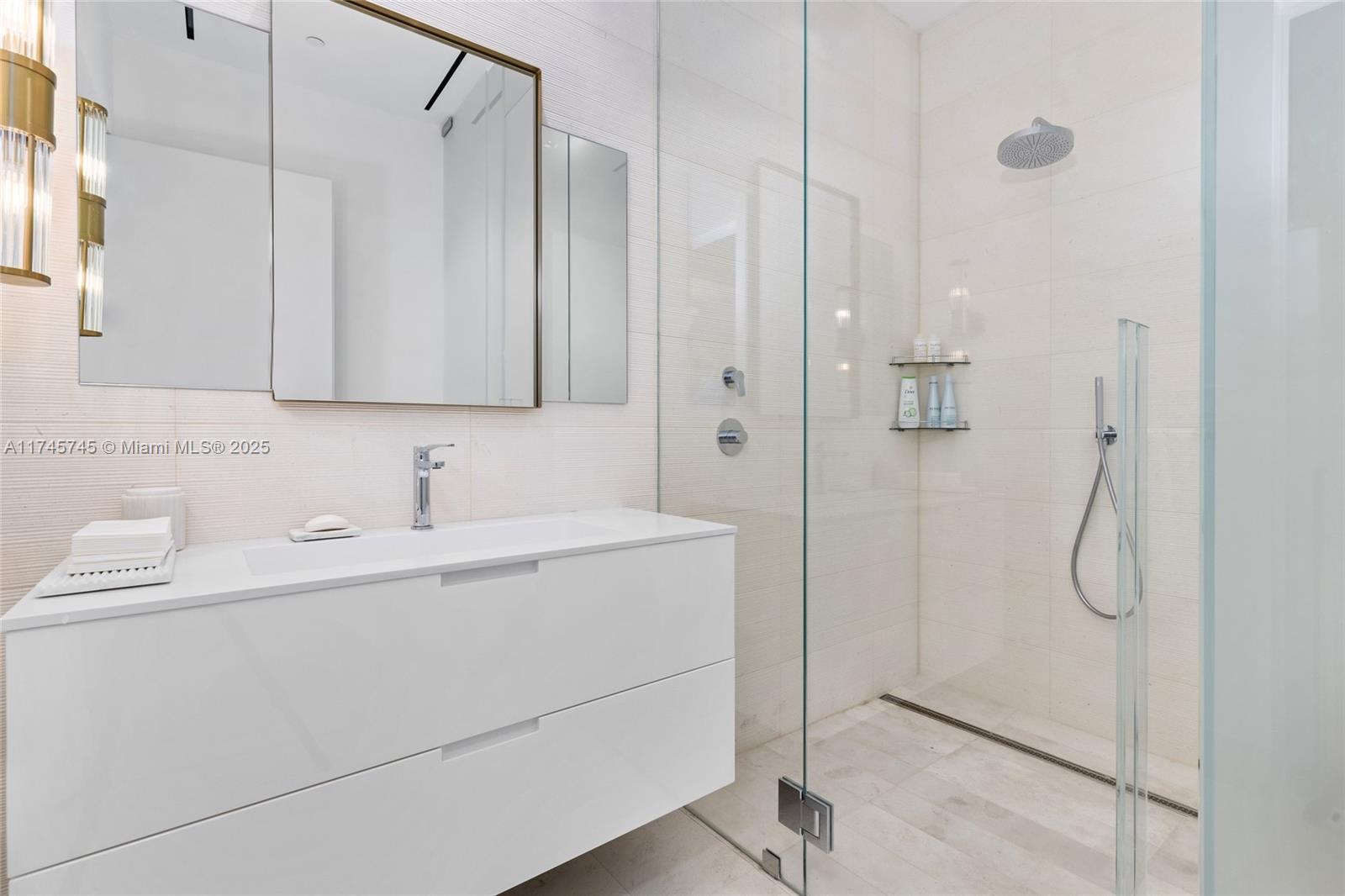 810 W 47th Ct - The Ritz Carlton Miami Bch Miami Beach, FL 33140