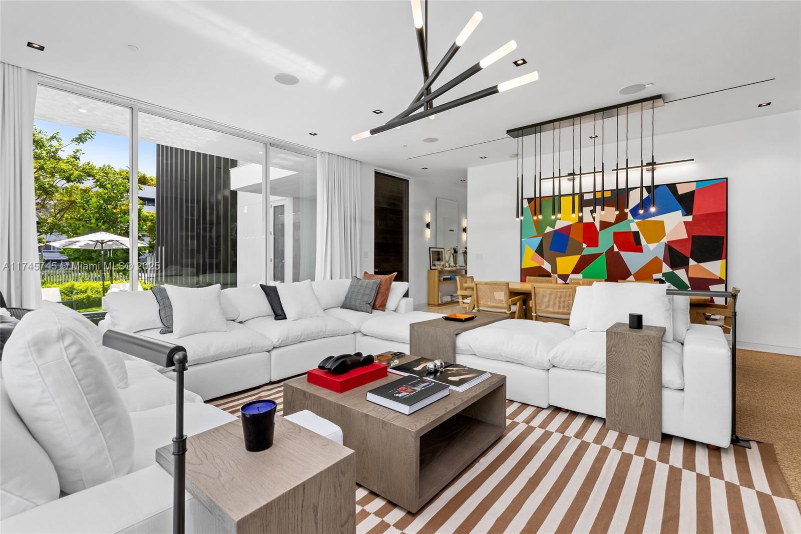 810 W 47th Ct - The Ritz Carlton Miami Bch Miami Beach, FL 33140