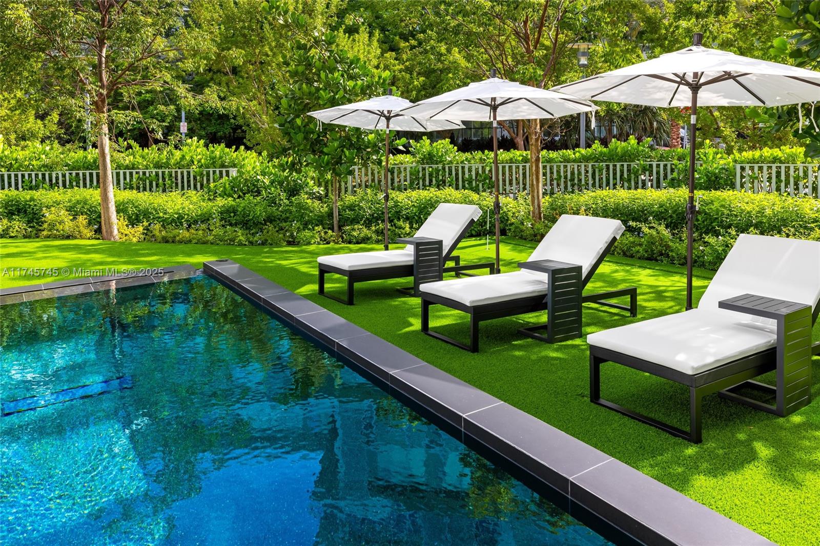 810 W 47th Ct - The Ritz Carlton Miami Bch Miami Beach, FL 33140