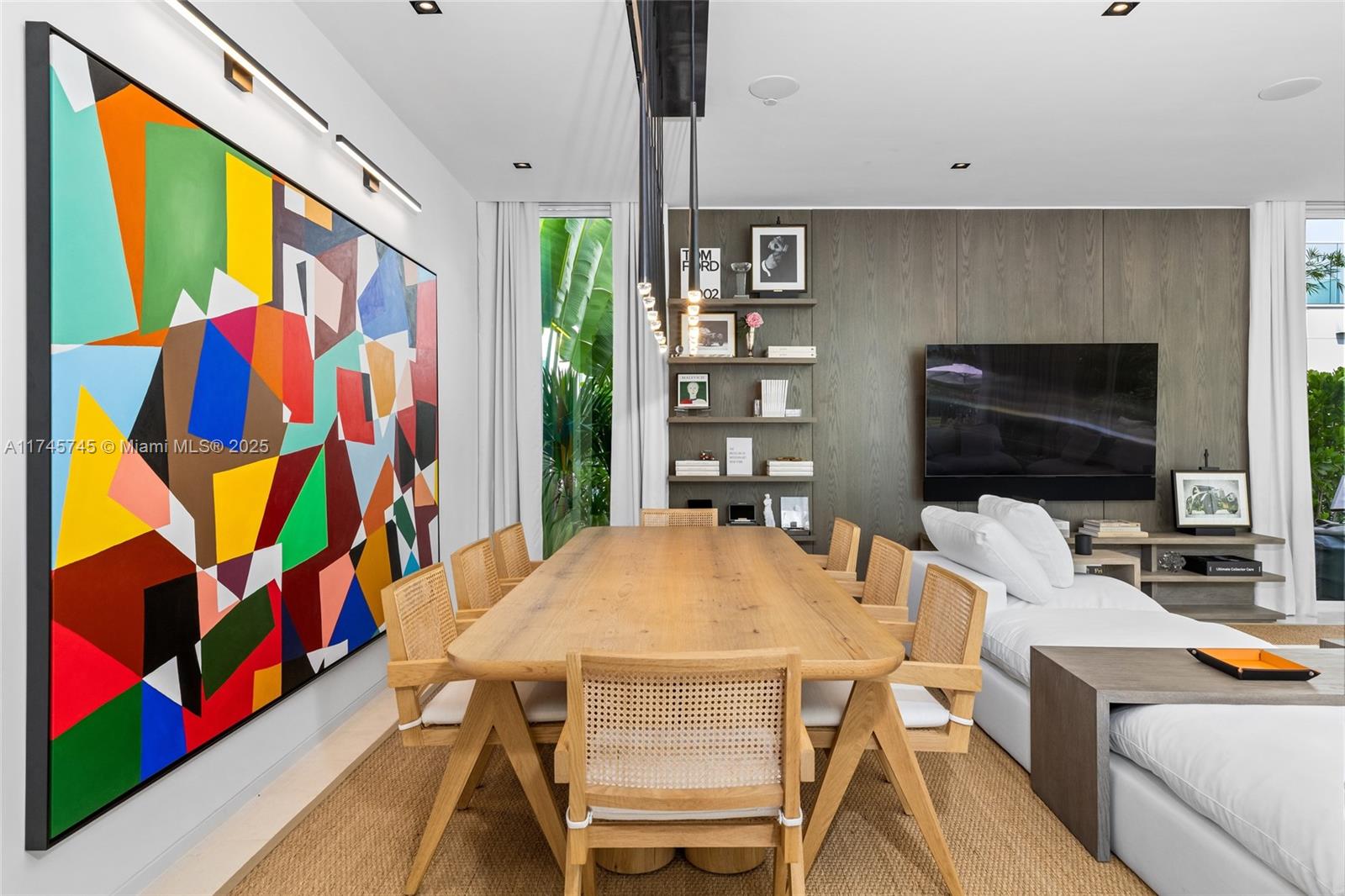 810 W 47th Ct - The Ritz Carlton Miami Bch Miami Beach, FL 33140