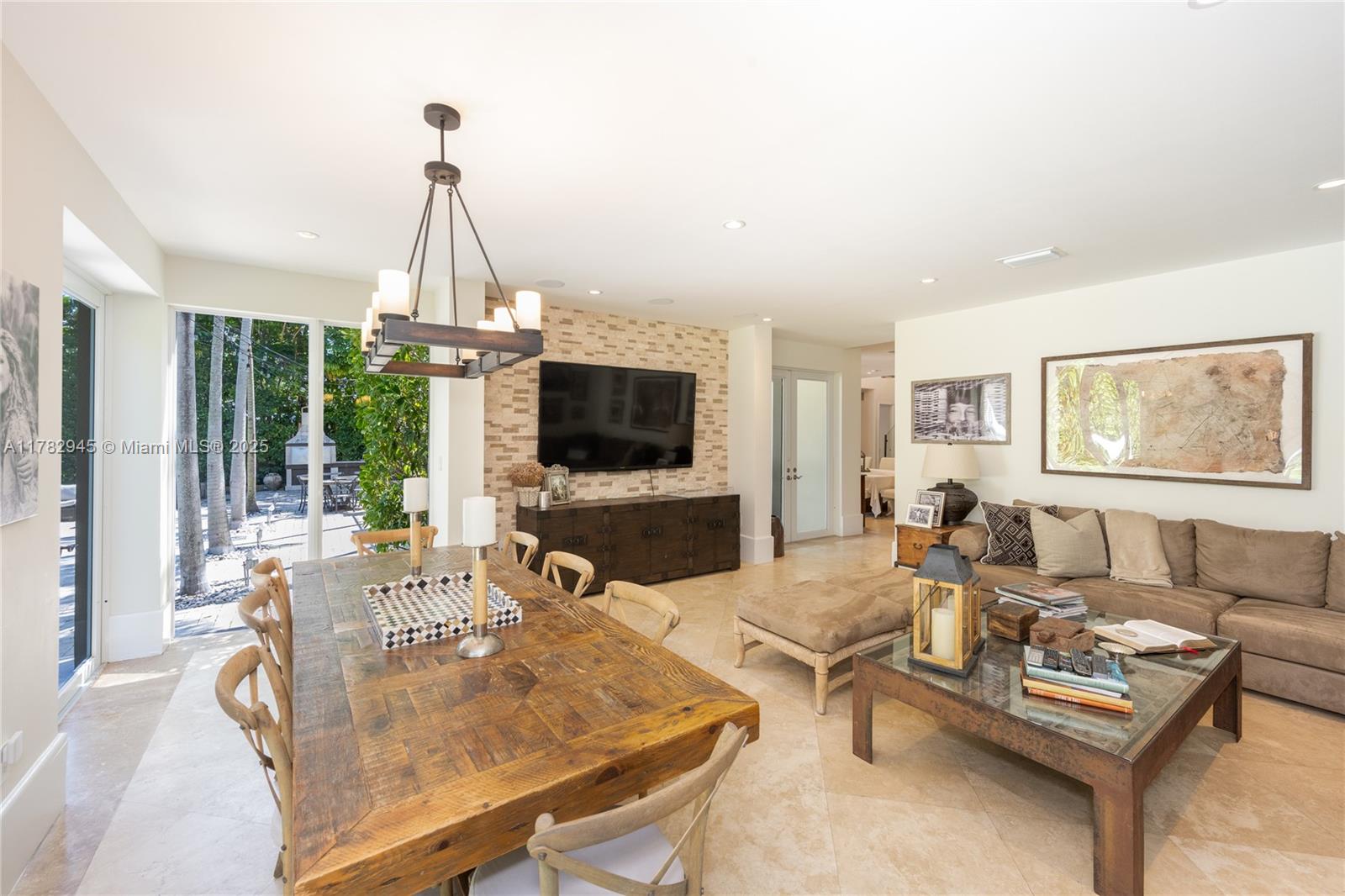 31 Island Dr Key Biscayne, FL 33149 31 Island Dr Key Biscayne, FL 33149