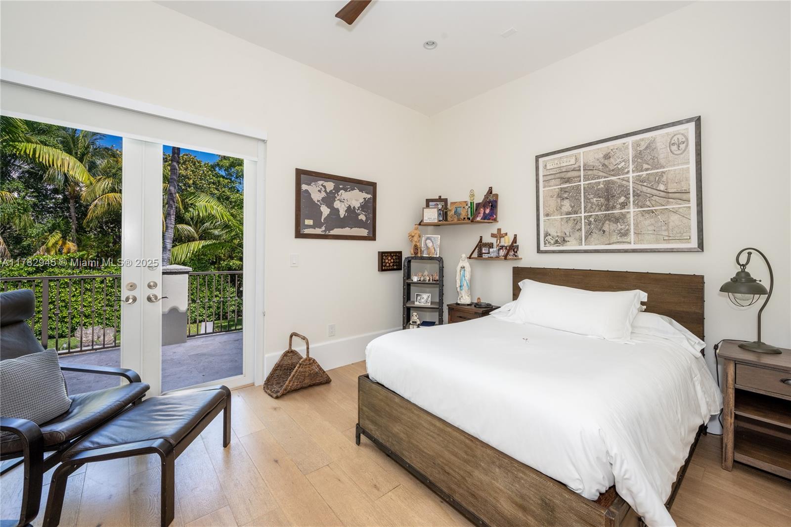 31 Island Dr Key Biscayne, FL 33149 31 Island Dr Key Biscayne, FL 33149