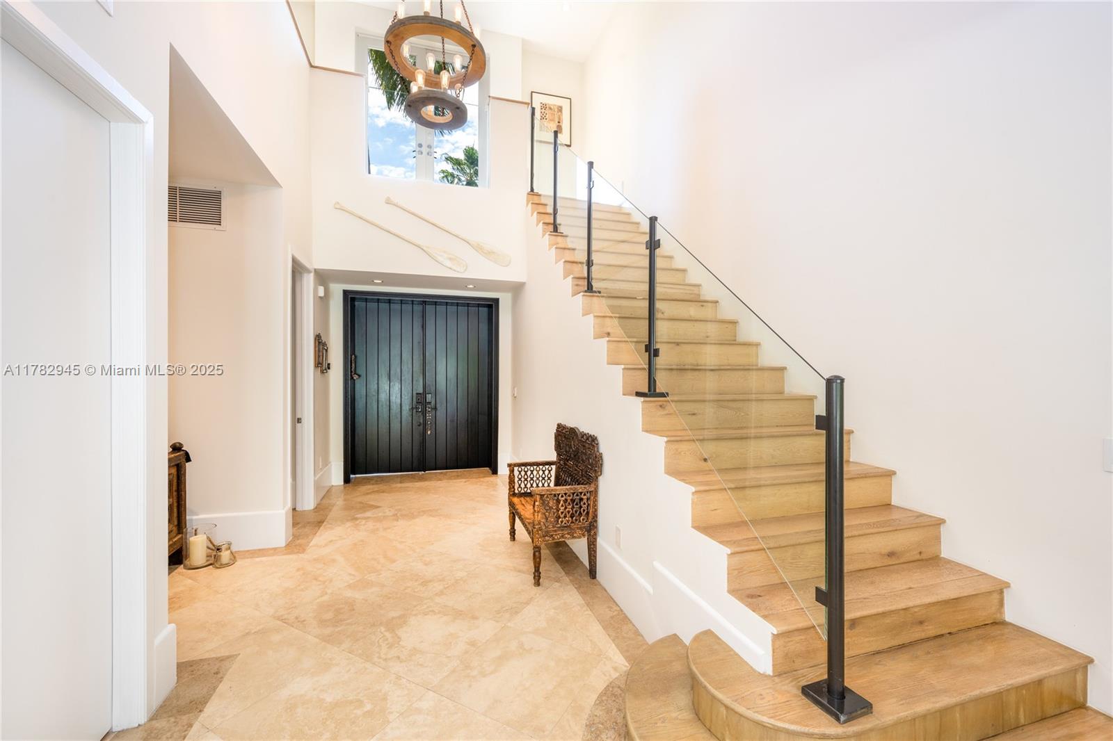 31 Island Dr Key Biscayne, FL 33149 31 Island Dr Key Biscayne, FL 33149