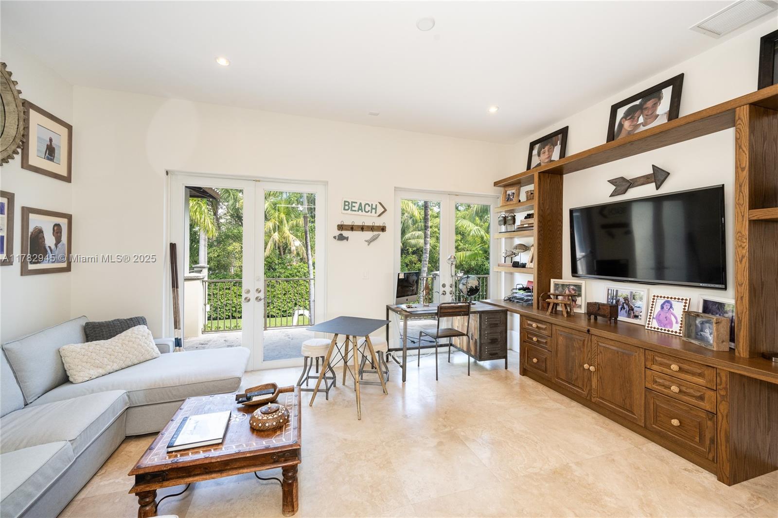 31 Island Dr Key Biscayne, FL 33149 31 Island Dr Key Biscayne, FL 33149