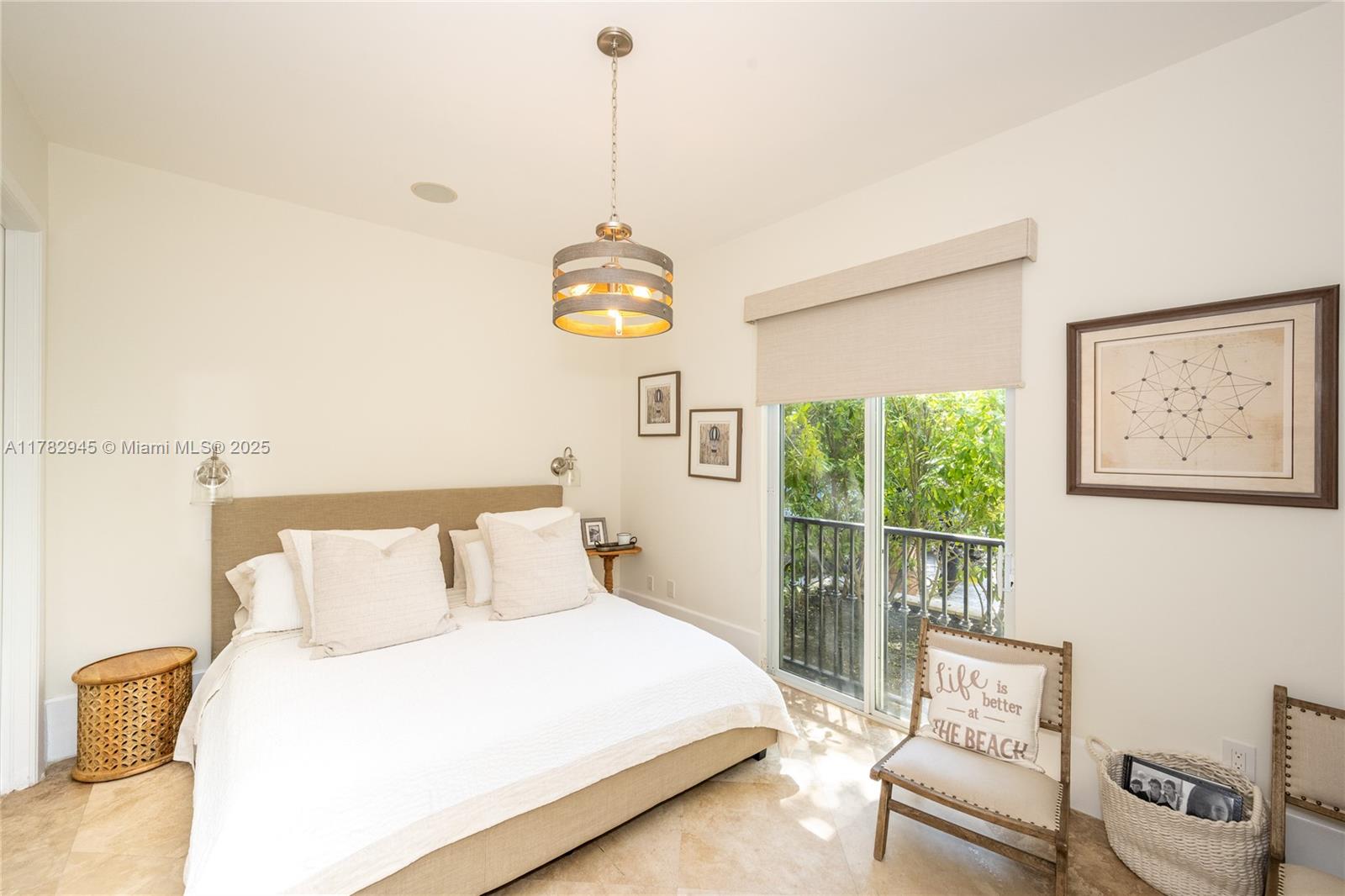 31 Island Dr Key Biscayne, FL 33149 31 Island Dr Key Biscayne, FL 33149