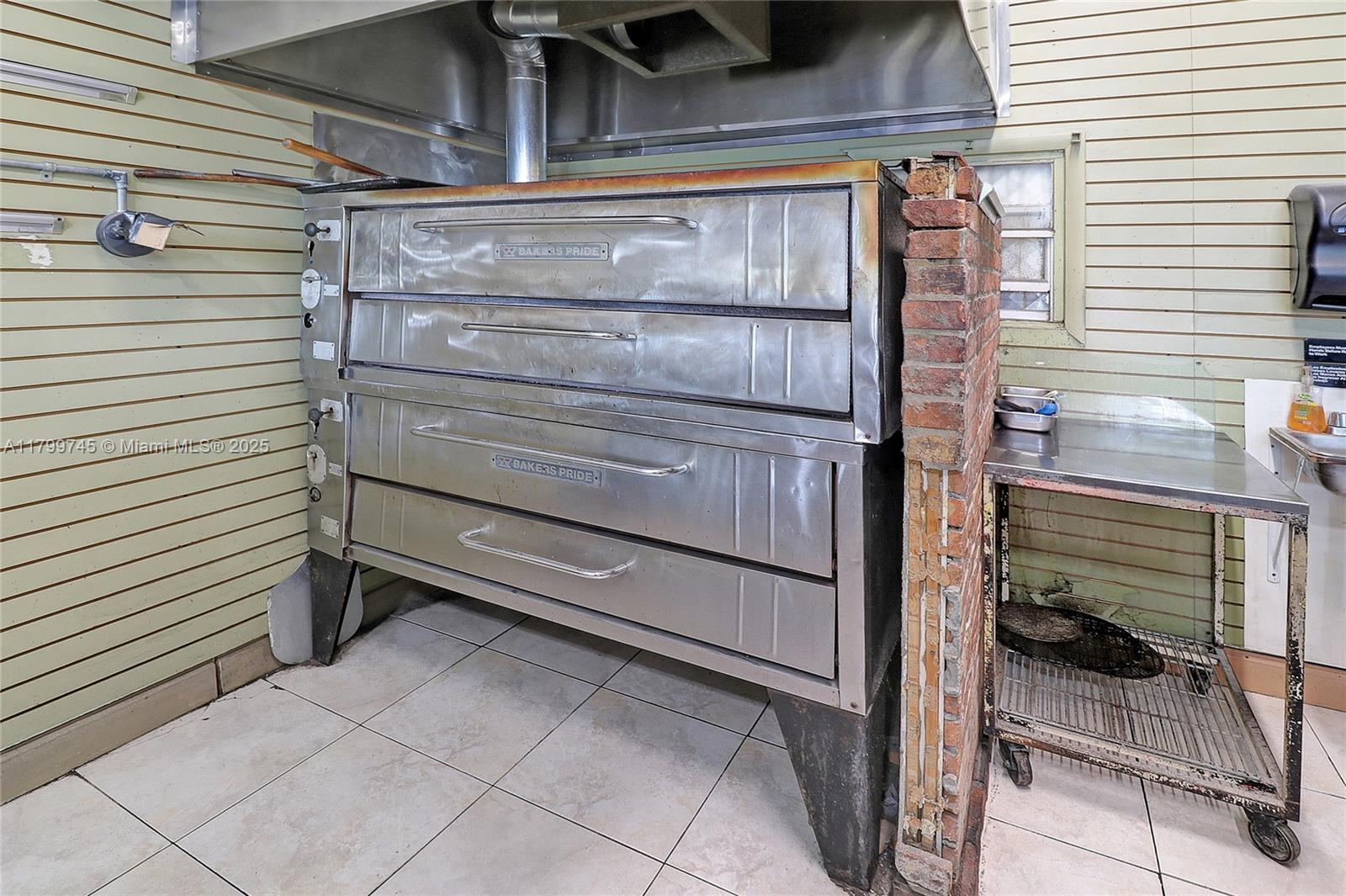 2389 SW 22nd St Miami, FL 33145