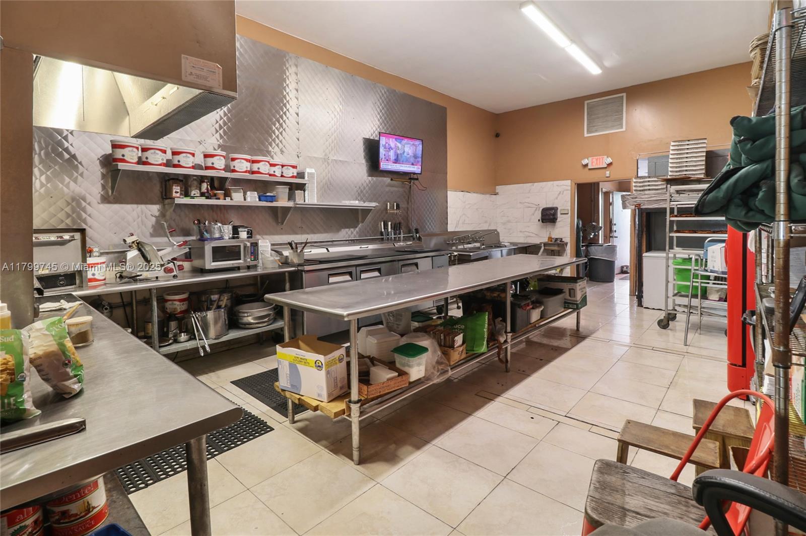 2389 SW 22nd St Miami, FL 33145