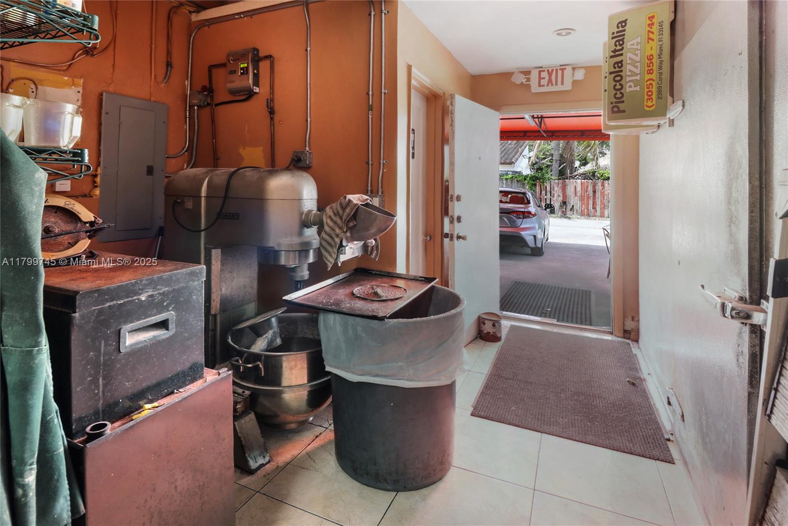 2389 SW 22nd St Miami, FL 33145