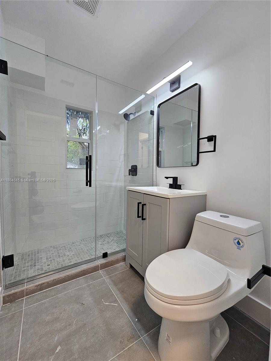 1044 NW 64th St,Miami, FL 33150