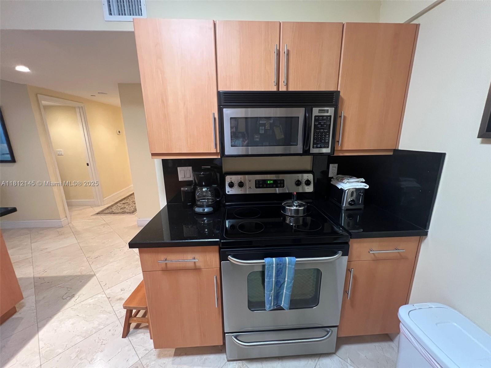 100 Lincoln Rd #848,Miami Beach, FL 33139