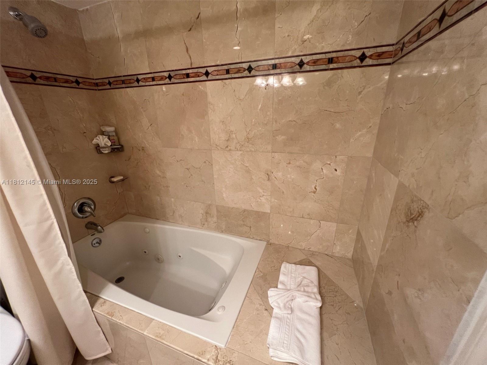 100 Lincoln Rd #848,Miami Beach, FL 33139