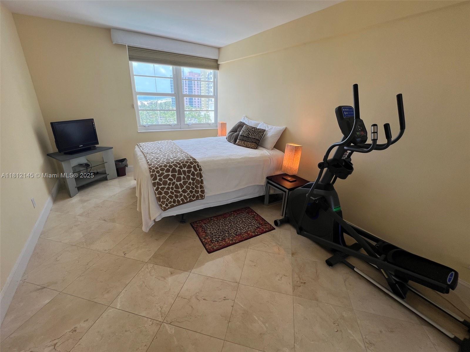 100 Lincoln Rd #848,Miami Beach, FL 33139