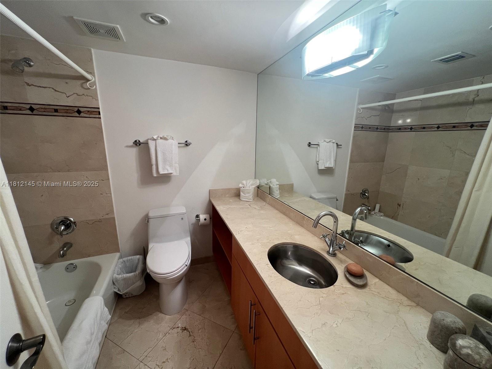 100 Lincoln Rd #848,Miami Beach, FL 33139