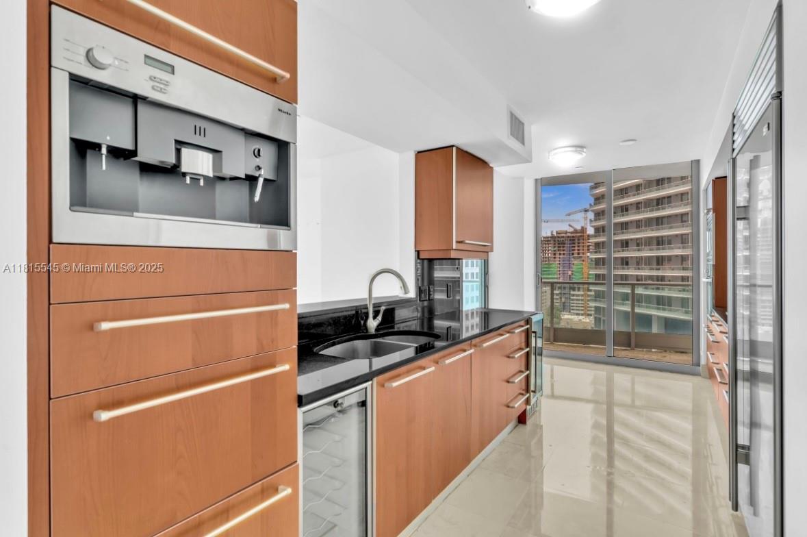 image Jade Residences At Bricke9