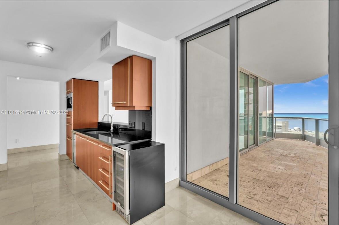 image Jade Residences At Bricke10