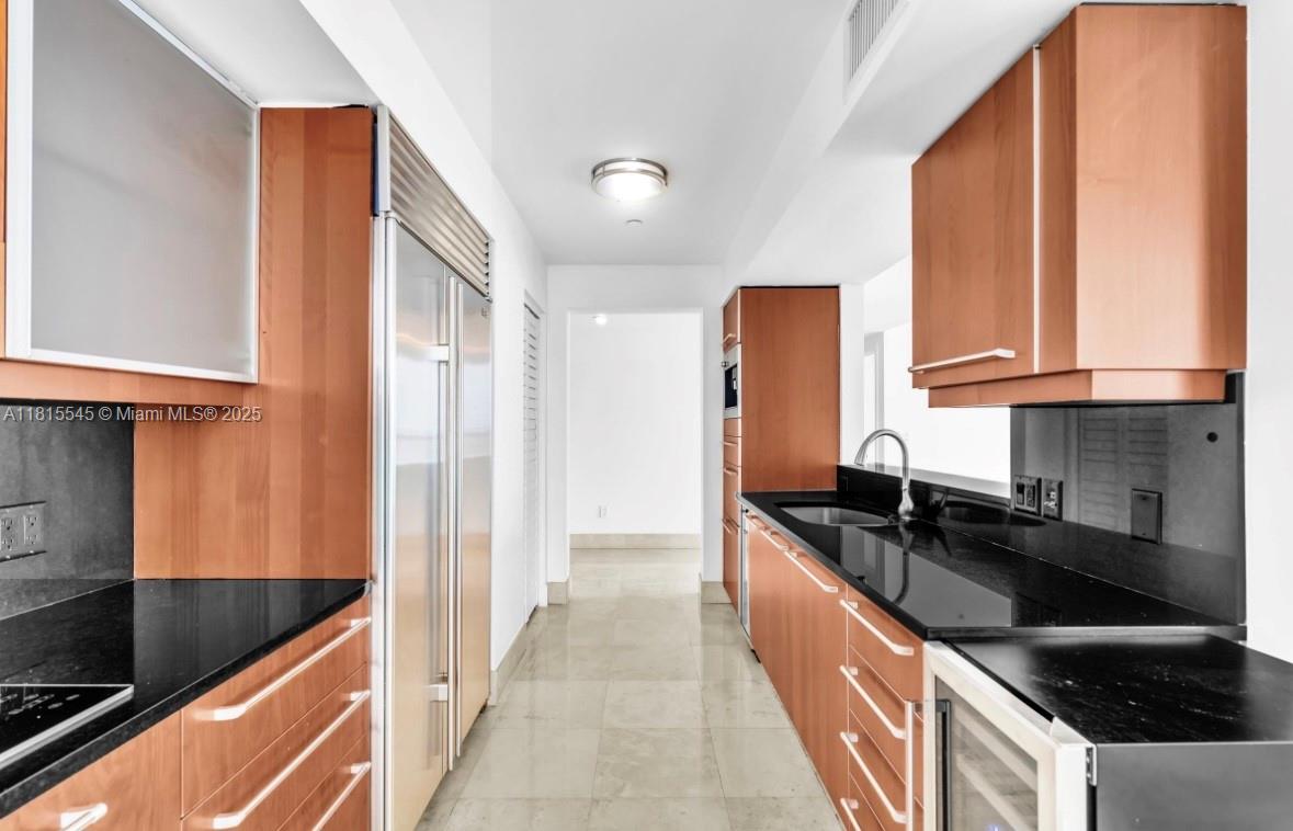 image Jade Residences At Bricke13