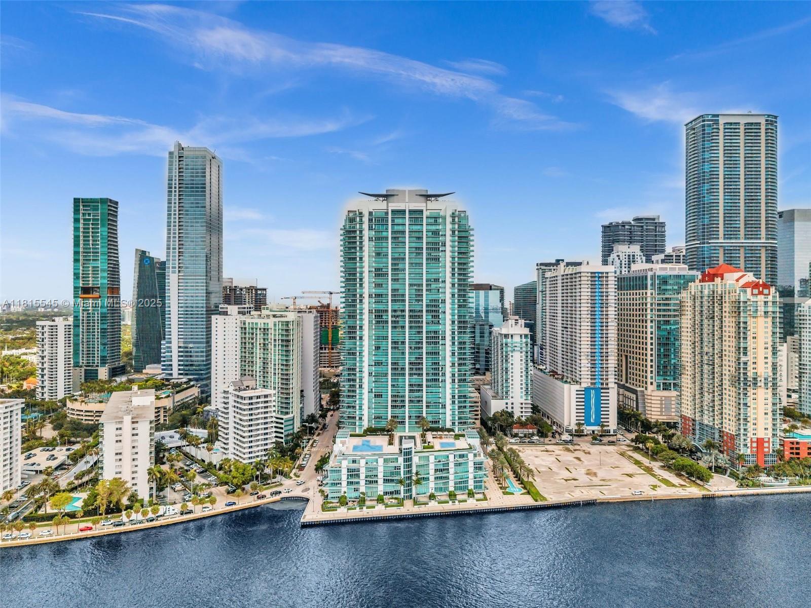 image Jade Residences At Bricke1