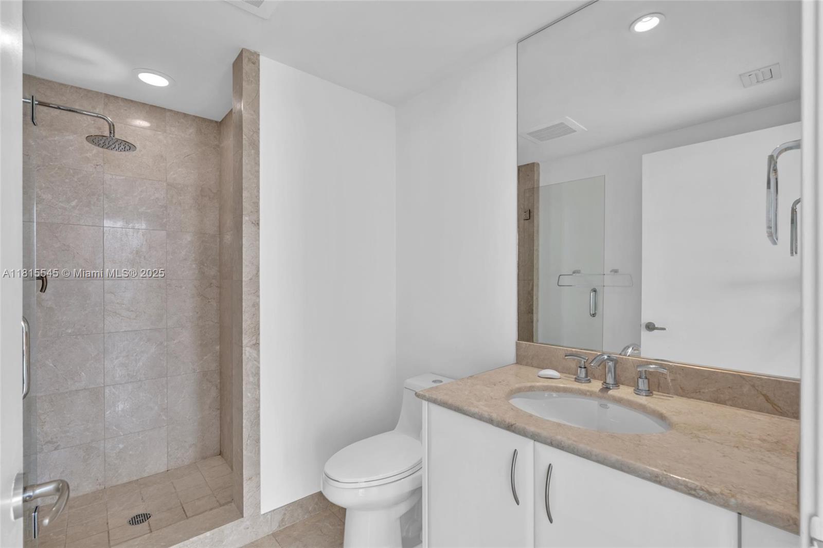 image Jade Residences At Bricke24