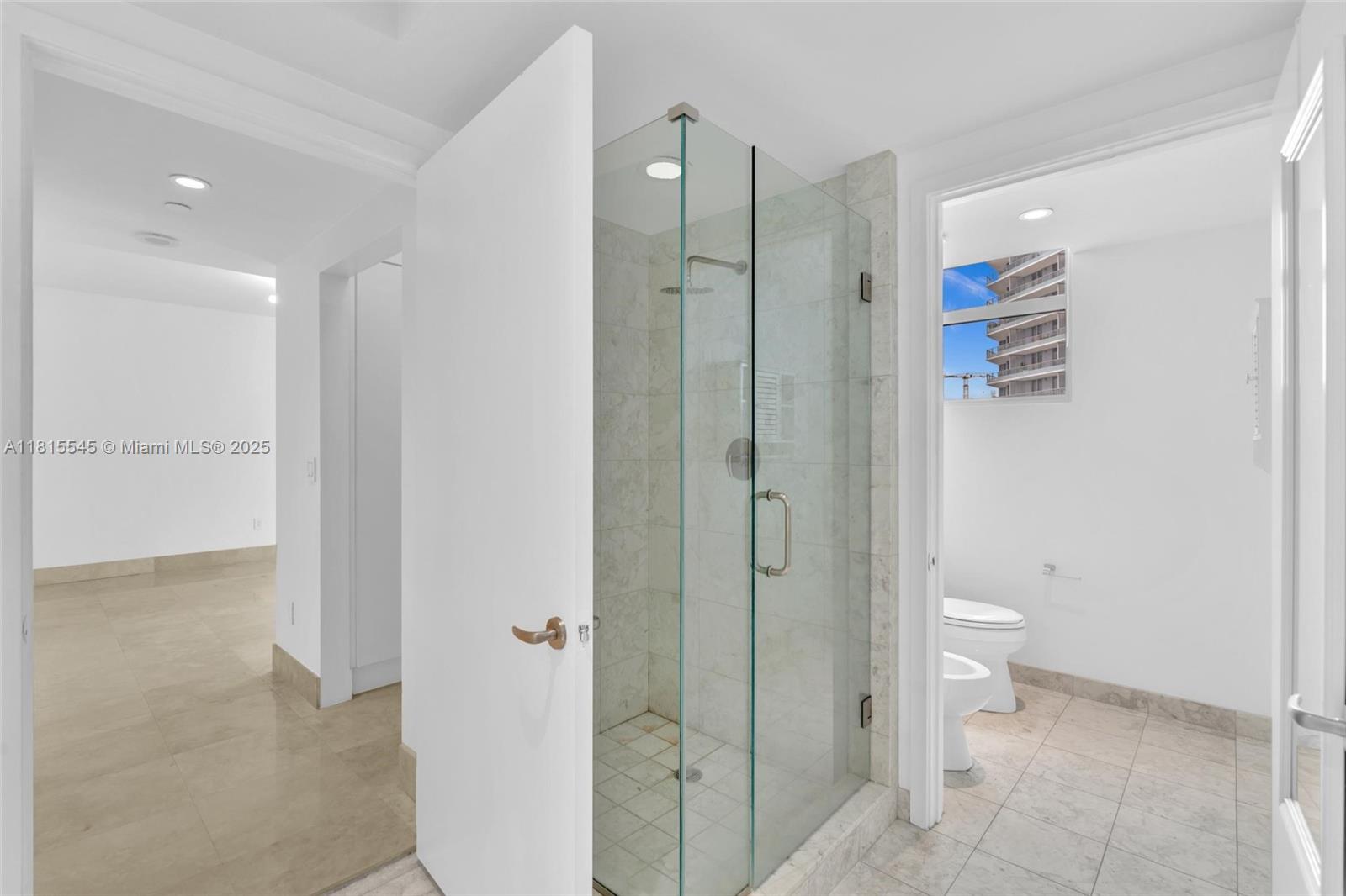 image Jade Residences At Bricke25