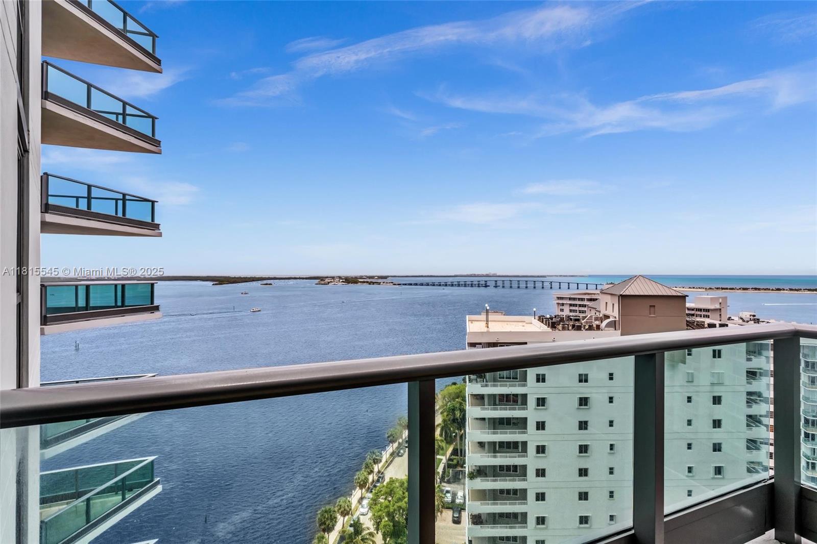 image Jade Residences At Bricke27