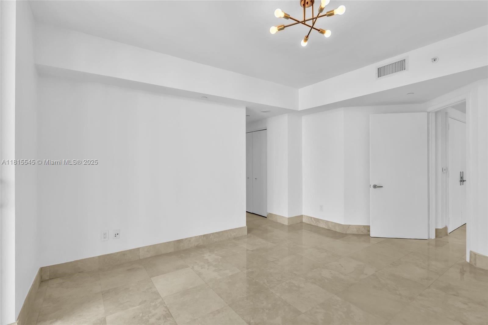 image Jade Residences At Bricke2