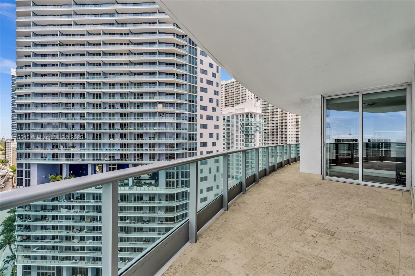 image Jade Residences At Bricke29
