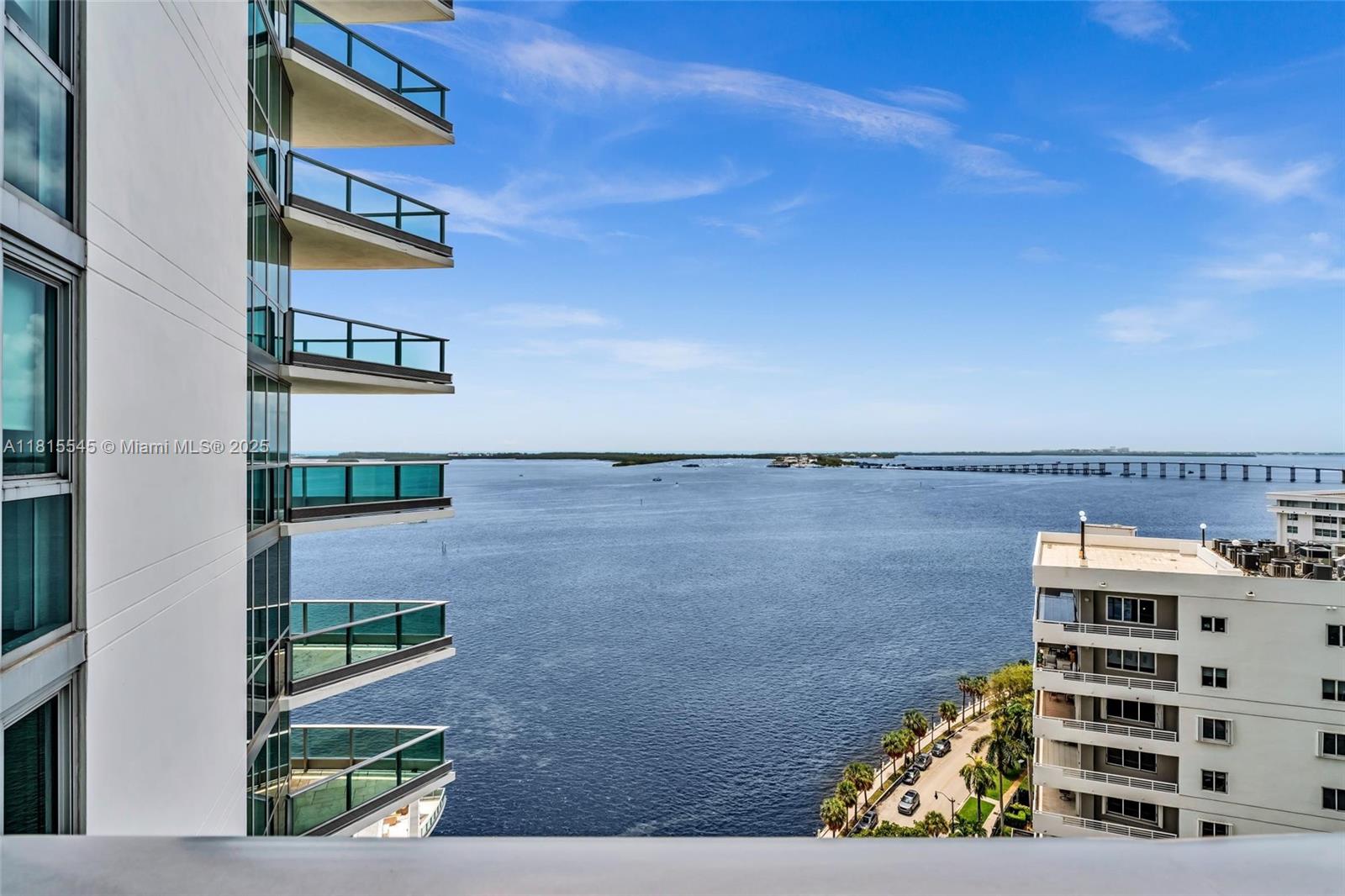 image Jade Residences At Bricke34