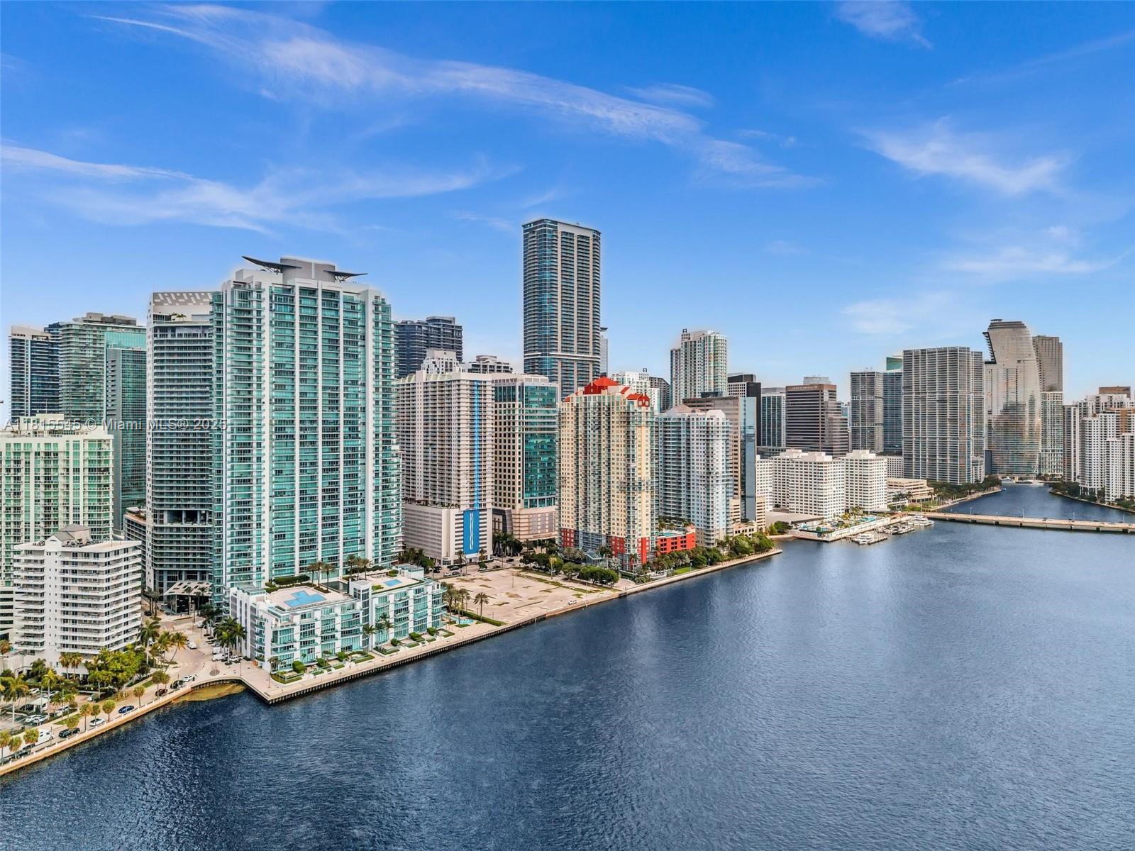 image Jade Residences At Bricke37