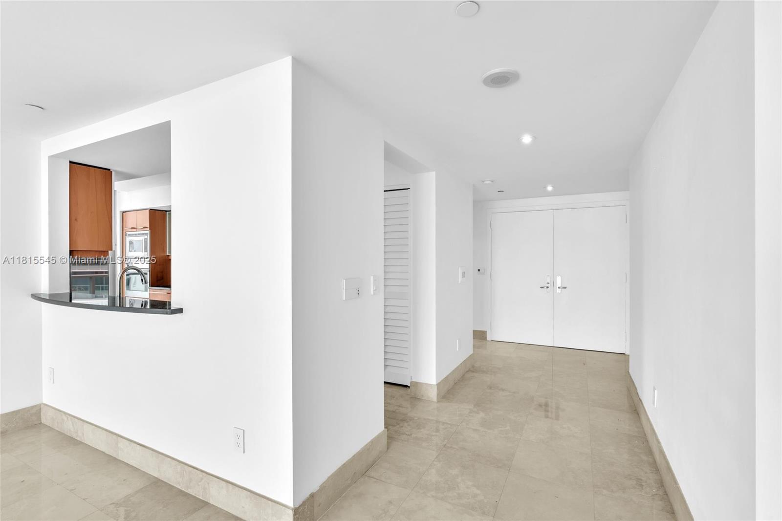 image Jade Residences At Bricke3