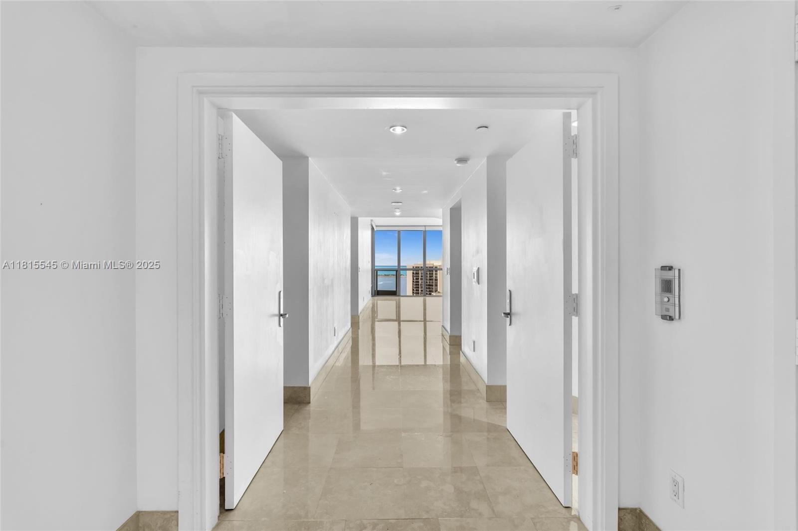 image Jade Residences At Bricke4