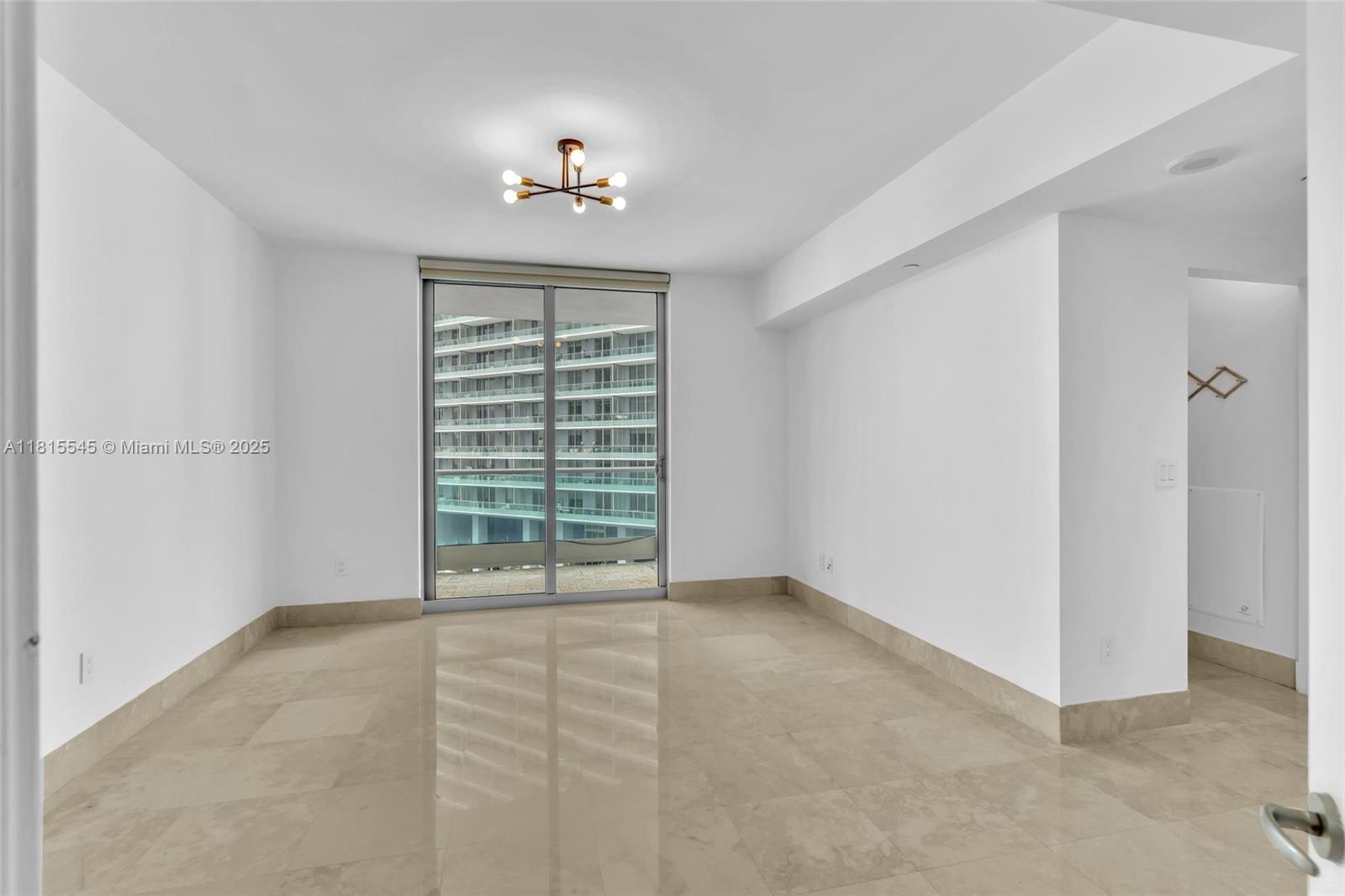 image Jade Residences At Bricke6