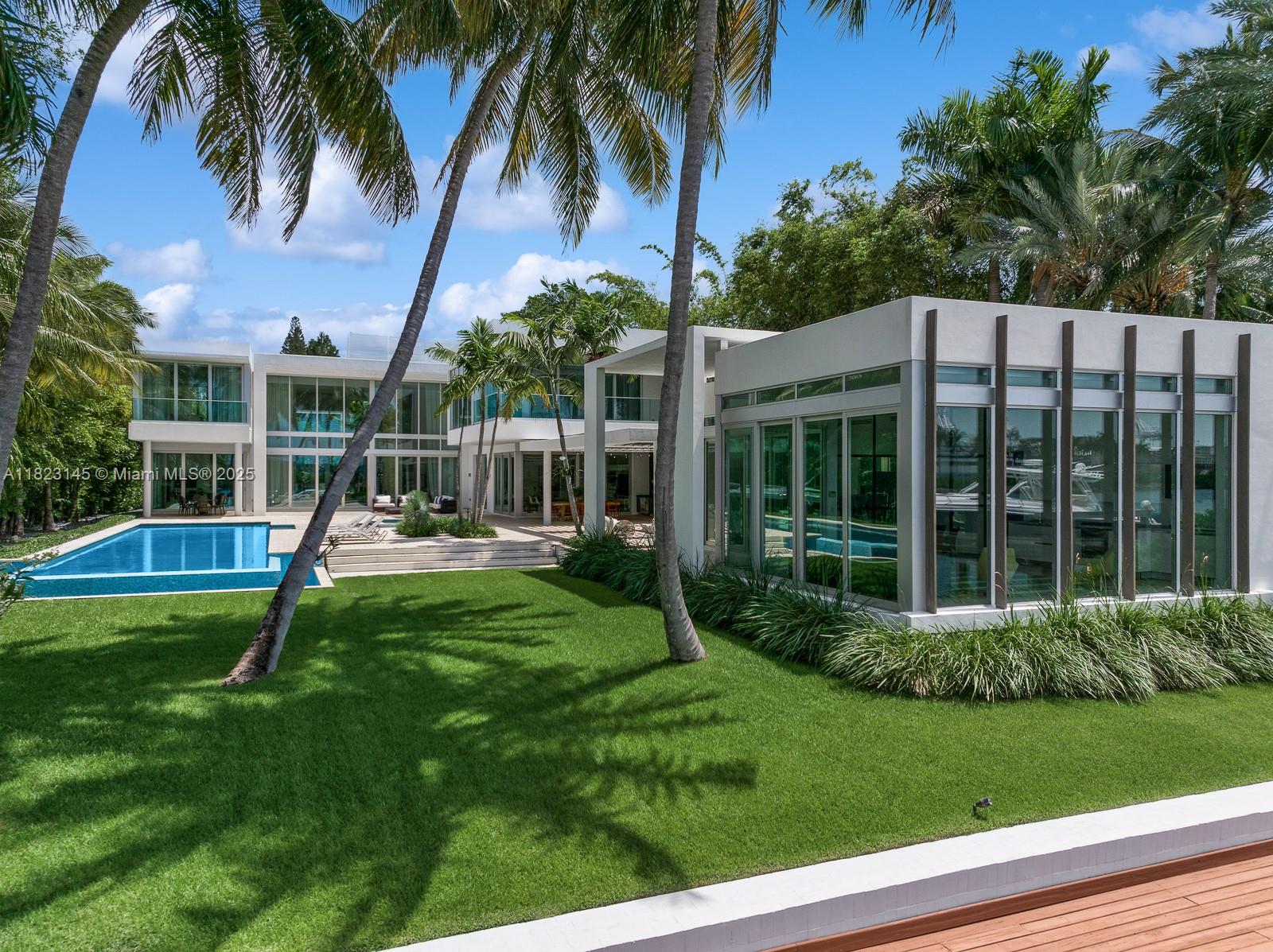30 Palm Ave Miami Beach, FL 33139 30 Palm Ave Miami Beach, FL 33139