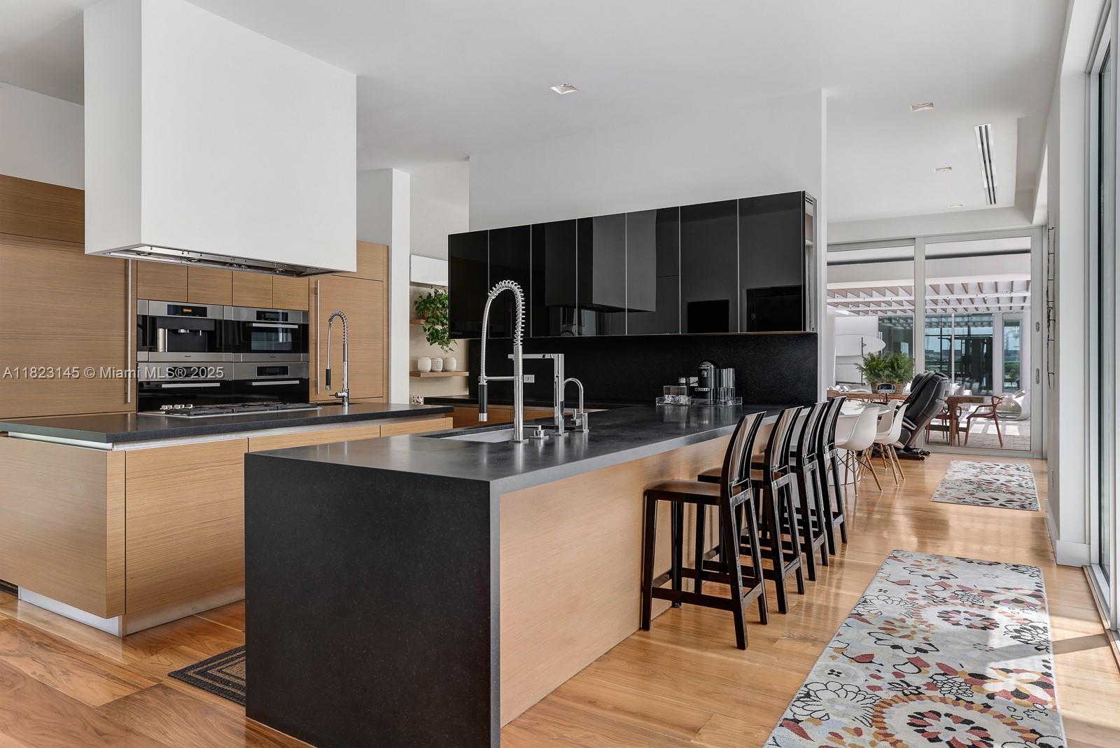 30 Palm Ave Miami Beach, FL 33139 30 Palm Ave Miami Beach, FL 33139
