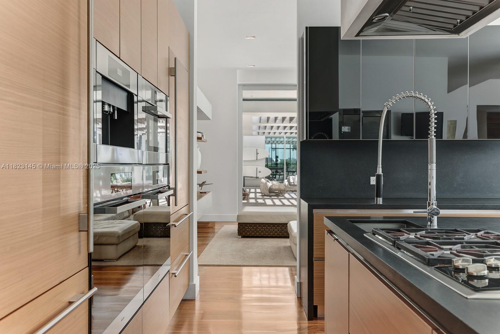 30 Palm Ave Miami Beach, FL 33139 30 Palm Ave Miami Beach, FL 33139