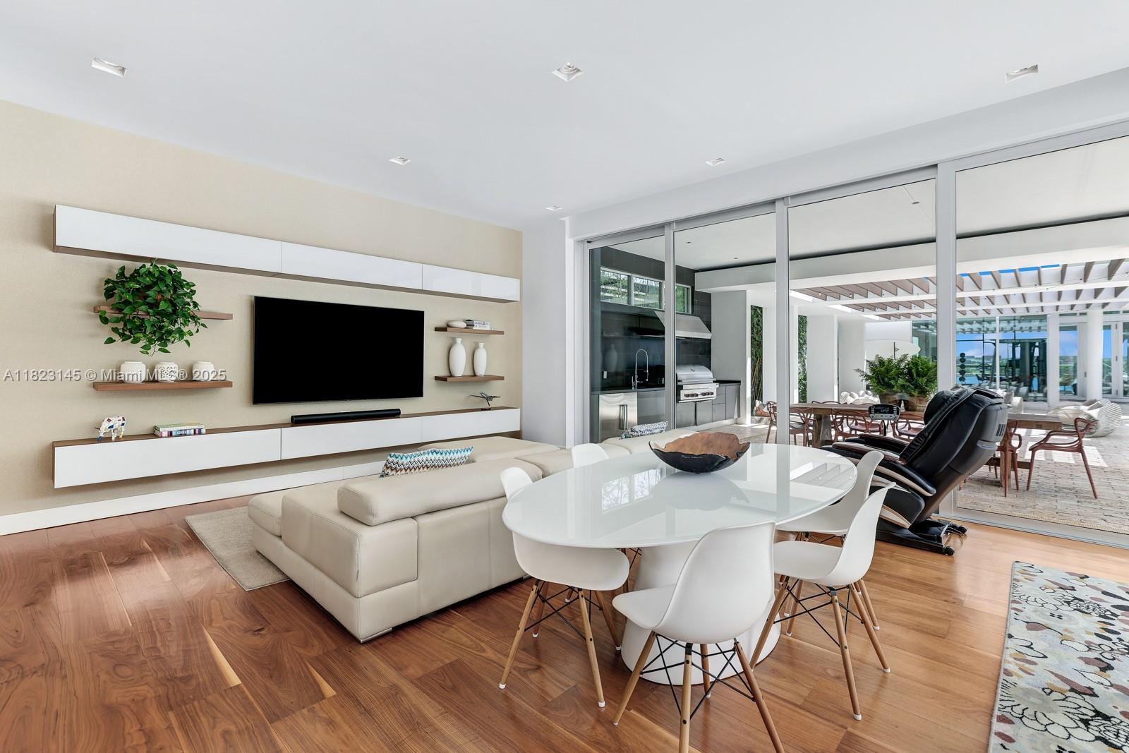 30 Palm Ave Miami Beach, FL 33139 30 Palm Ave Miami Beach, FL 33139