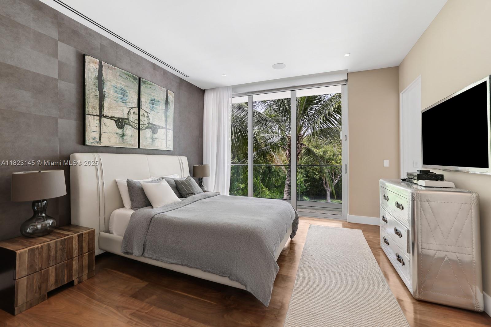 30 Palm Ave Miami Beach, FL 33139 30 Palm Ave Miami Beach, FL 33139