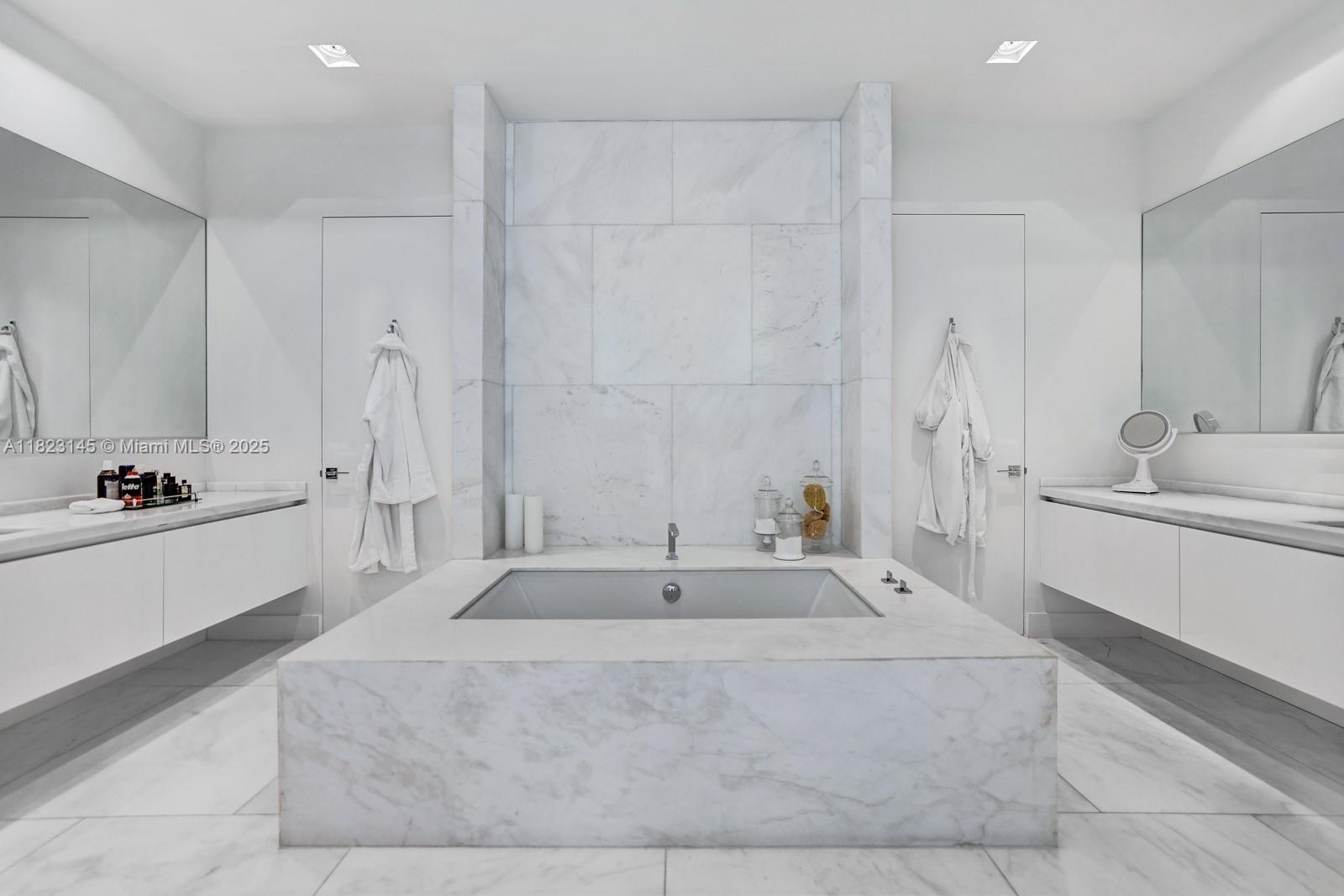 30 Palm Ave Miami Beach, FL 33139 30 Palm Ave Miami Beach, FL 33139
