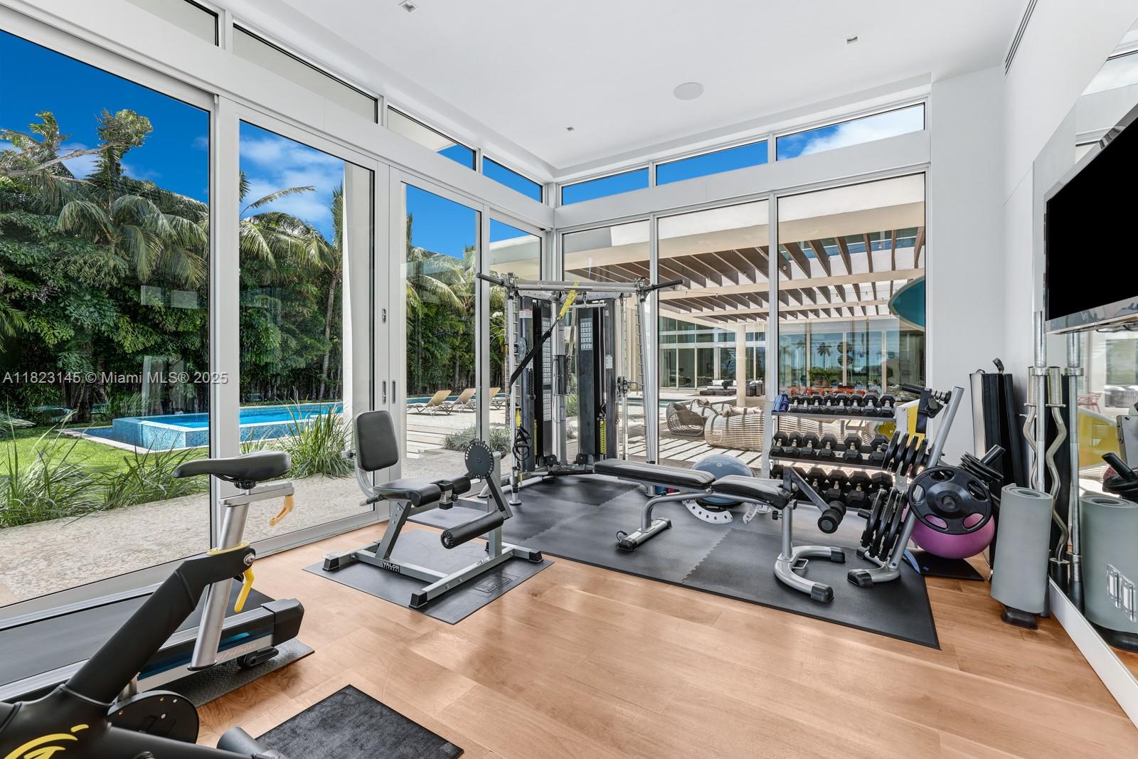 30 Palm Ave Miami Beach, FL 33139 30 Palm Ave Miami Beach, FL 33139