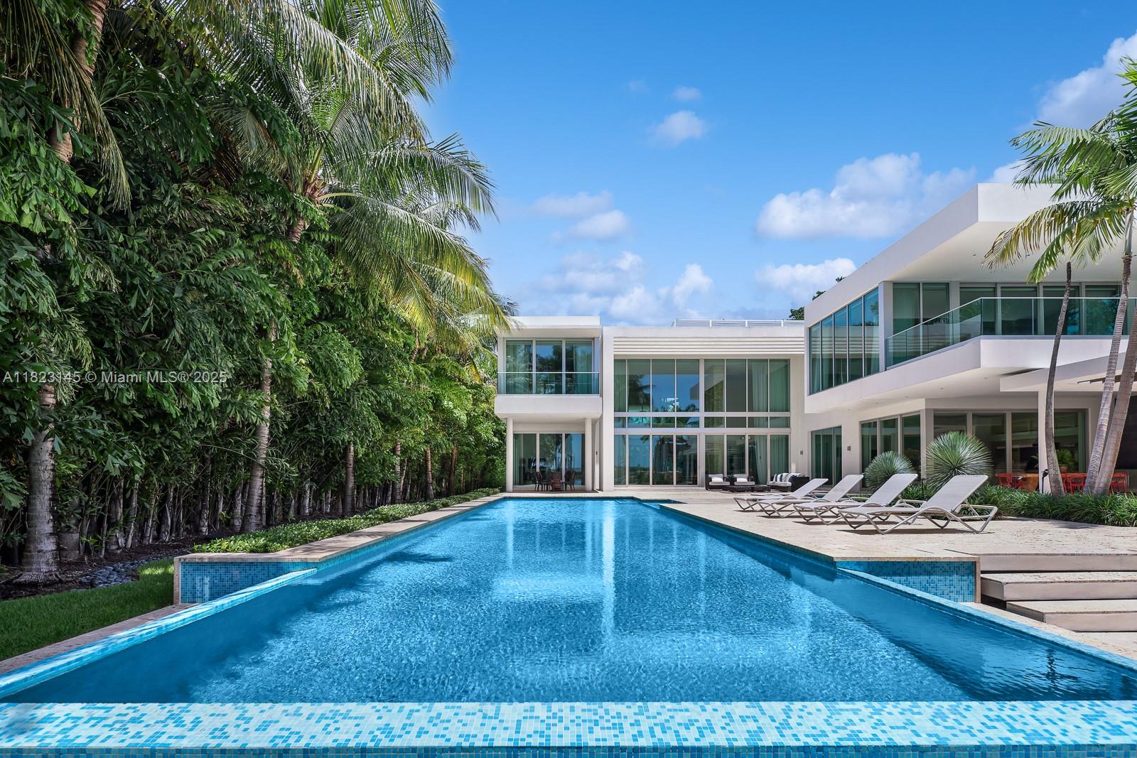 30 Palm Ave Miami Beach, FL 33139 30 Palm Ave Miami Beach, FL 33139