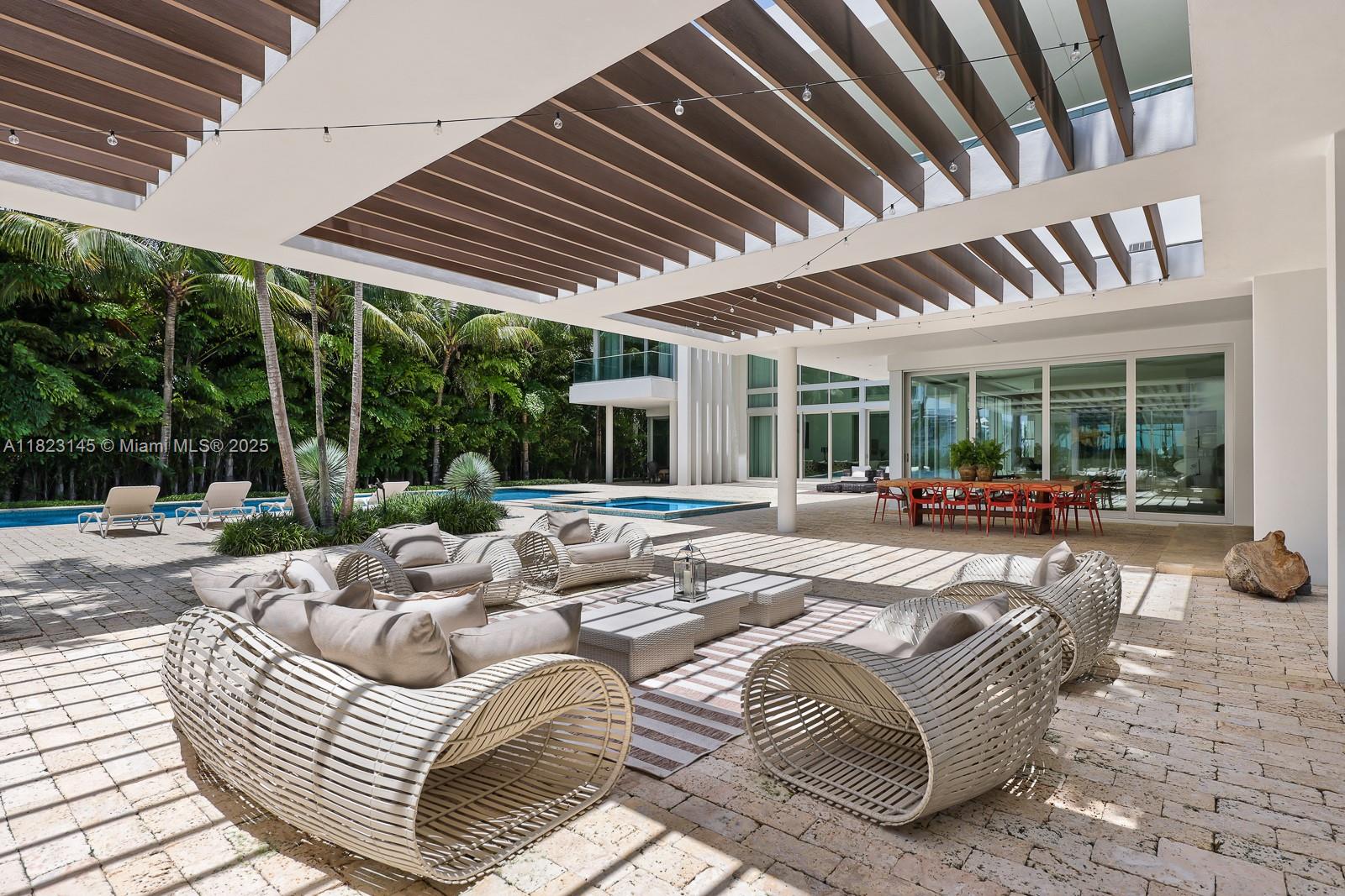30 Palm Ave Miami Beach, FL 33139 30 Palm Ave Miami Beach, FL 33139