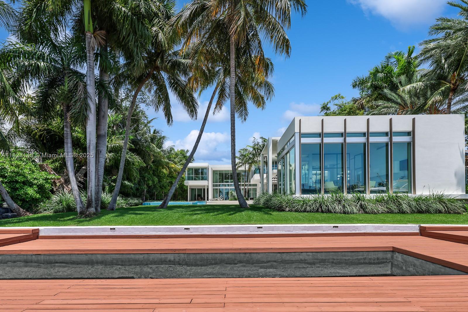 30 Palm Ave Miami Beach, FL 33139 30 Palm Ave Miami Beach, FL 33139