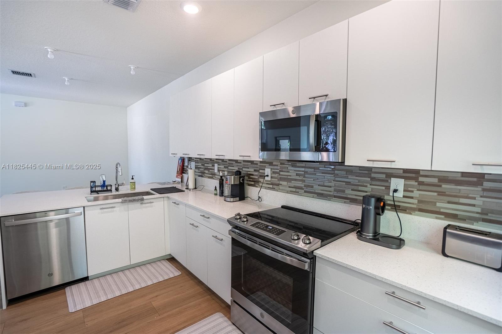 4269 NW 83rd Path Doral, FL 33166