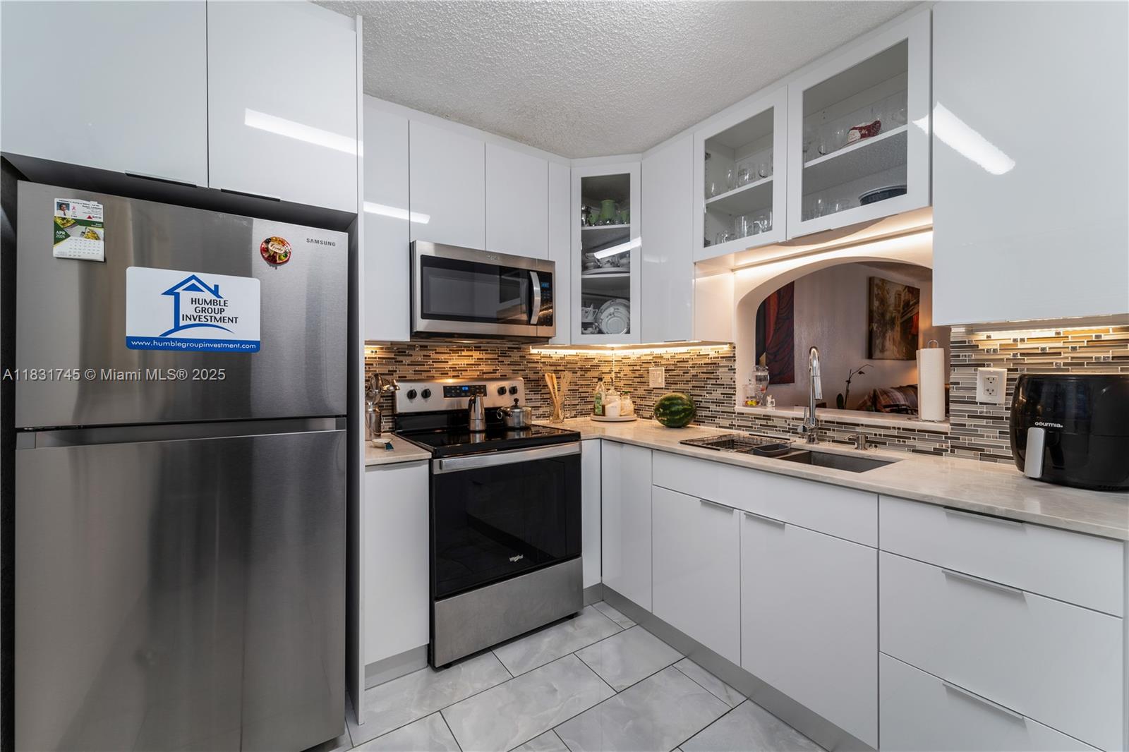 2800 Somerset Dr #215J
