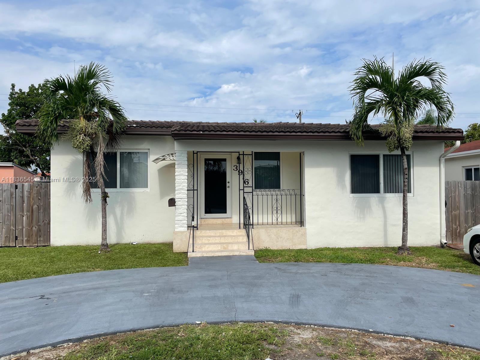 3916 SW 58th Ave